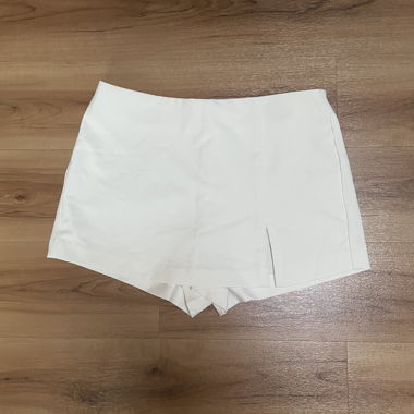 Shorts eleganti color crema