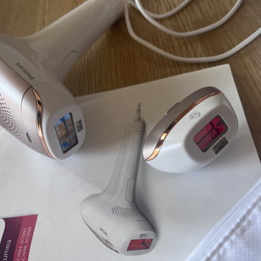 PHILIPS LUMEA IPL hair removal device