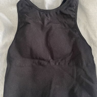 Haut de sport / soutien-gorge sport noir, livraison 2fr