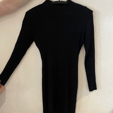 Black Ribbed Long-Sleeve Dress