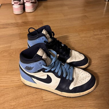 Air Jordan 1 Obsidian 