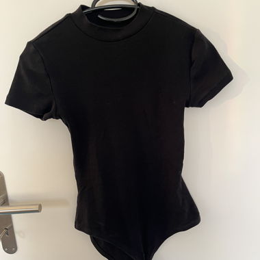 Body hochgeschlossen