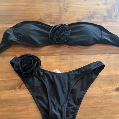 Set bikini nero floreale