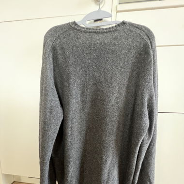Men’s grey sweater 