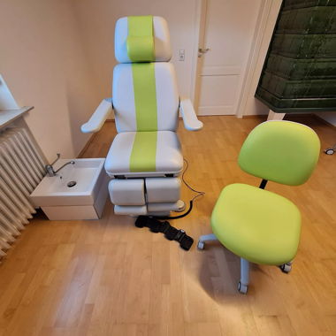 Podolog Stella 2 grün Ruck Fußpflege Stuhl