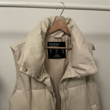 Beige Steppweste - Perfekt für Herbst/Winter