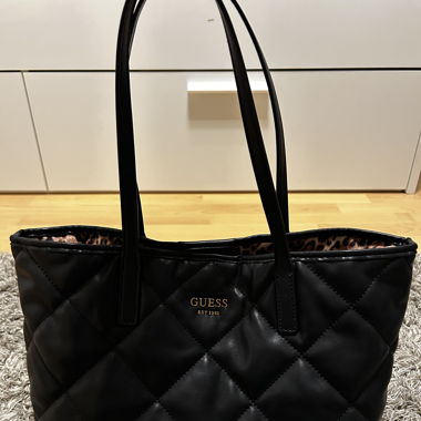 schwarze Guess Tasche