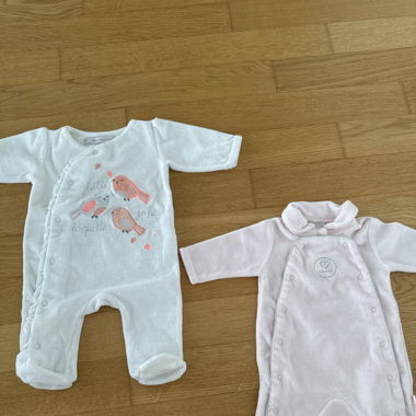 Lot pyjamas bébé taille 1 mois