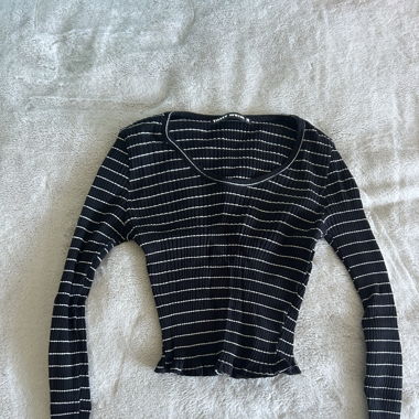 Pull fin moulant rayé 