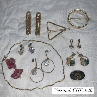 Schmuck: Ohrringe, Haarschmuck, Kette, Brosche