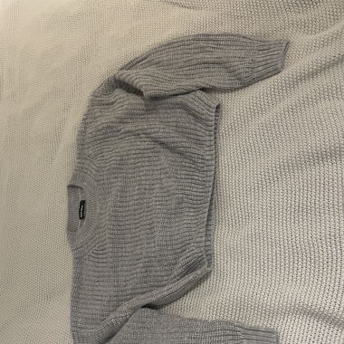 Croped knitted sweater