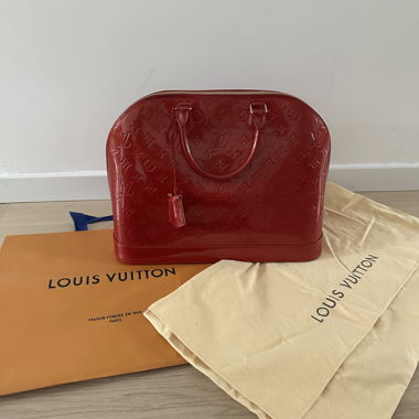 Borsa Louis Vuitton Alma GM rossa (grande)