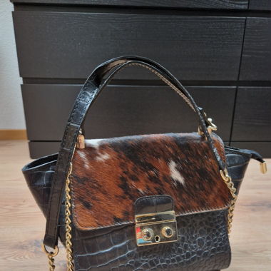 Handtasche
