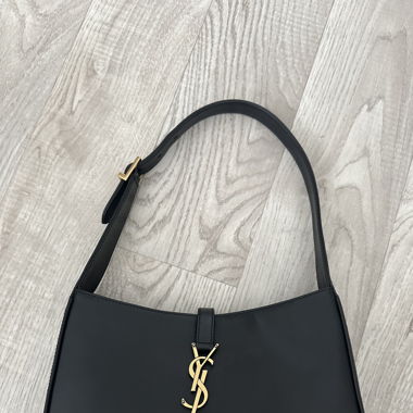 Yves saint laurent le 5 à 7 hobo