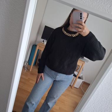 Sweater with Chain