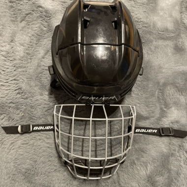 Casco da hockey Bauer con griglia