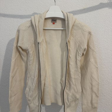 Weisse Steickjacke