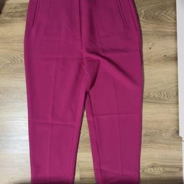 Pantaloni rosa ZARA a pieghe