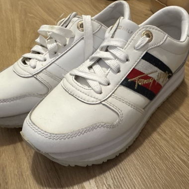 White Tommy Hilfiger sneakers
