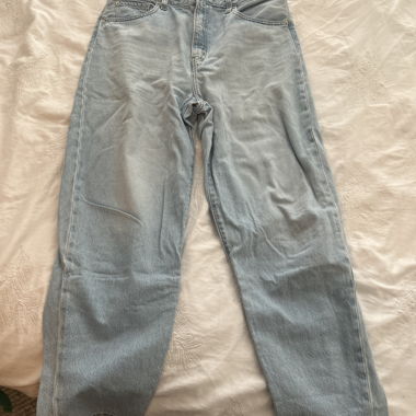 Hellblaue Jeans