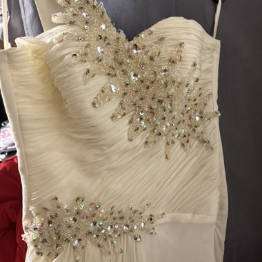 Abito da sera bianco con paillettes