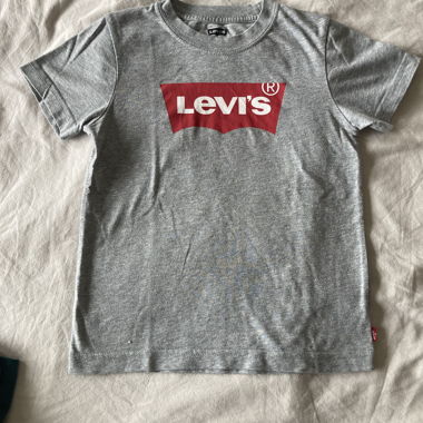 T-shirt gris Levi's taille 116