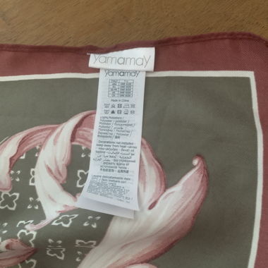 Foulard état neuf