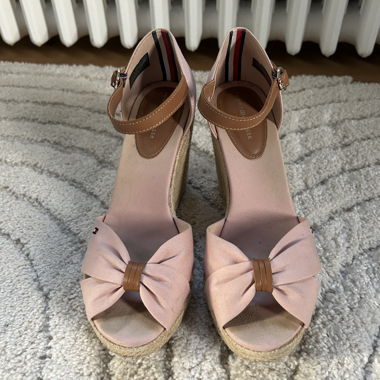 Tommy Hilfiger wedge sandals pink