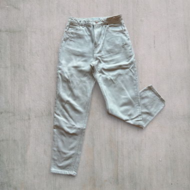 White mom jeans