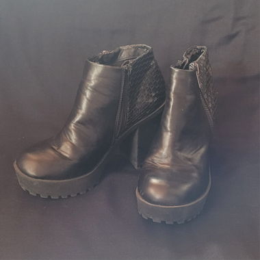 Schwazer Boot mit Blockabsatz