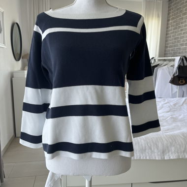 Gestreifter Pullover