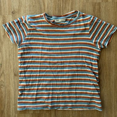 Gestreiftes T-Shirt farbig