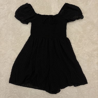 Schwarzes Kleid/Jumpsuit mit Puffärmeln