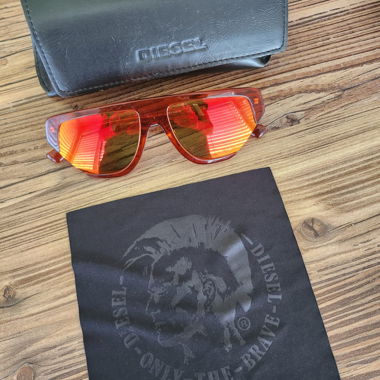 Lunettes de soleil Diesel – comme neuves