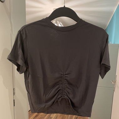 T-Shirt mit Detail