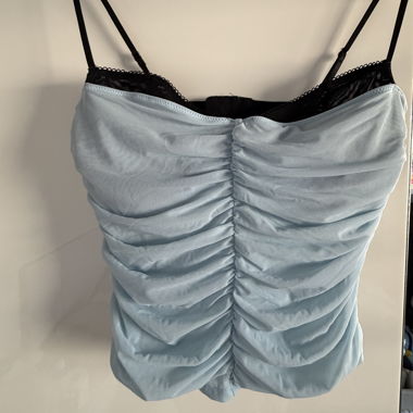 Crop Top mit Rüschen und BH Detail Whitefox