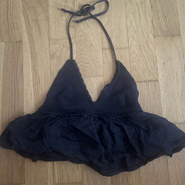 Subdued Top