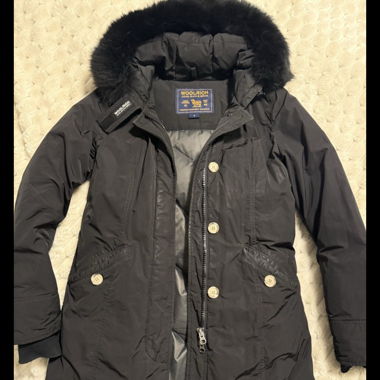 Woolrich Daunenparka mit Fellkapuze schwarz