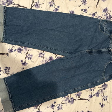 Blue wide-leg jeans