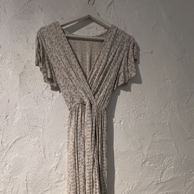 Blumenkleid mit Schlitz