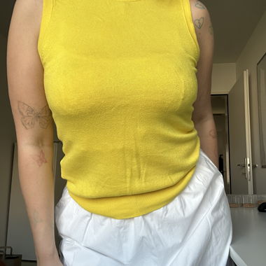 Yellow Sleeveless Top 20
