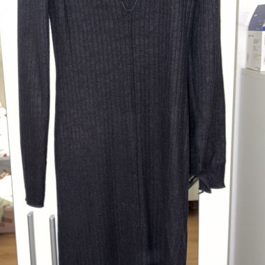 Schwarzes geripptes Langarm-Kleid S/M