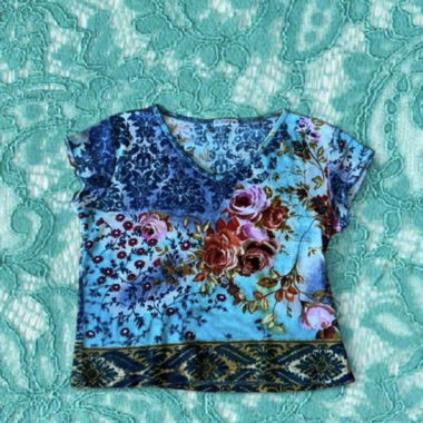 T-shirt fleuri bleu