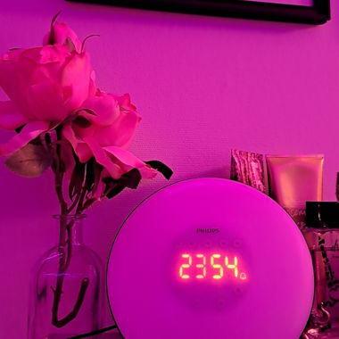 Réveil lumineux Philips avec écran LED rond et affichage numérique de l'heure