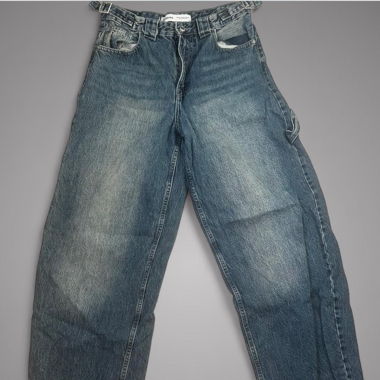 Blaue Baggy-Jeans