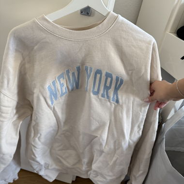 Brandy Melville Sweater OneSize