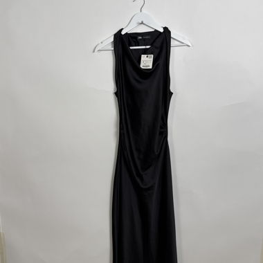 Abito in raso nero Zara