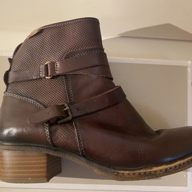 Stivaletti in pelle marrone