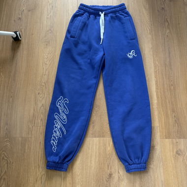 Blaue Jogginghose