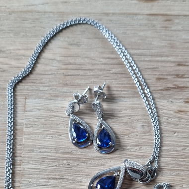 Silber Halskette mit Anhänger und Ohrhängern